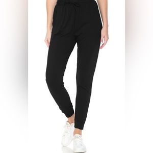 Leggings Depot Women's Joggers with Pockets.Size Medium. Never worn.